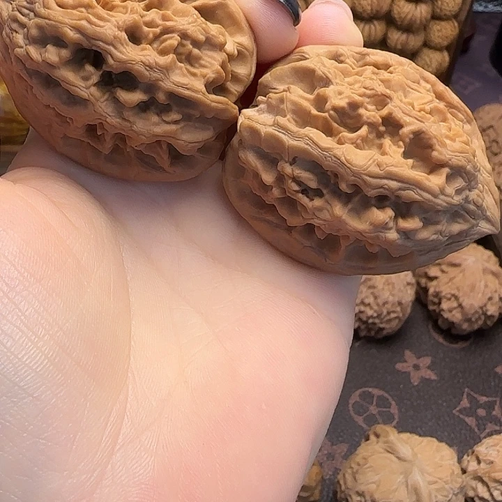 吊坠文玩核桃大沽石