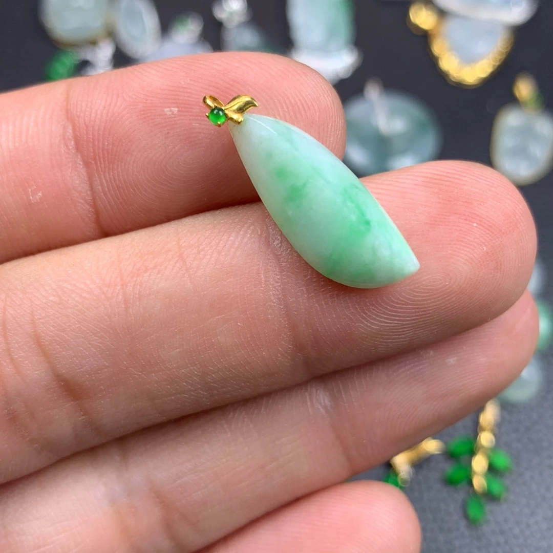 【闪购商品】翡翠18K金镶嵌颈饰翡翠