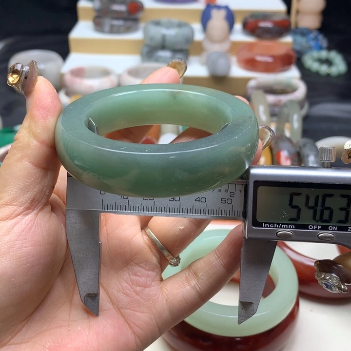 未镶嵌手镯石英质玉