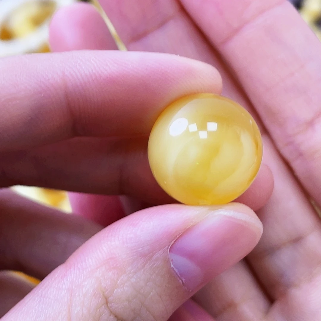 未镶嵌琥珀裸石16.9mm瑕疵福利款