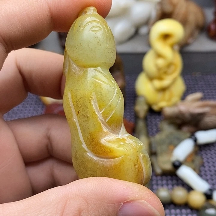 未镶嵌蛇纹石玉颈饰