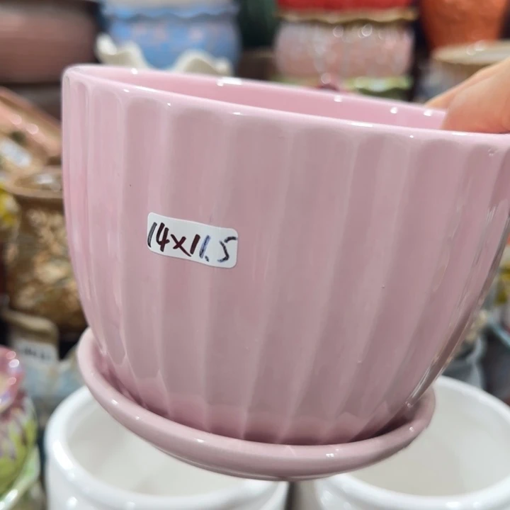 凑9块包邮，有孔，陶瓷花盆