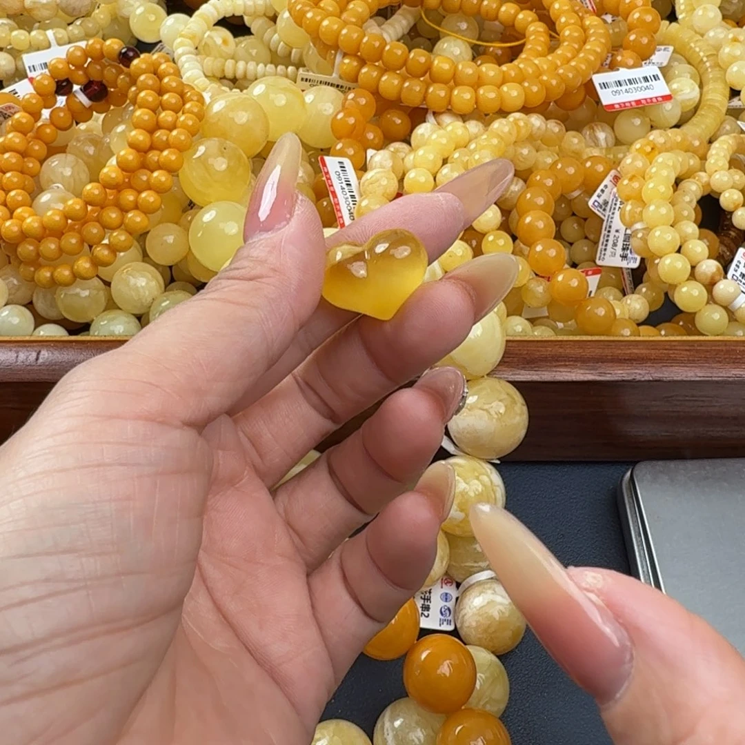 琥珀未镶嵌珠宝奇石