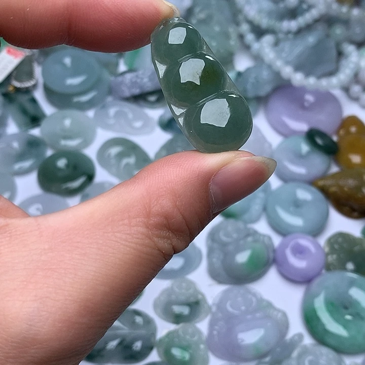 翡翠未镶嵌颈饰天然翡翠