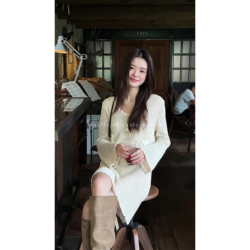 连衣裙女2025夏季新款法式深U领镂空针织裙慵懒风宽松显瘦裙子