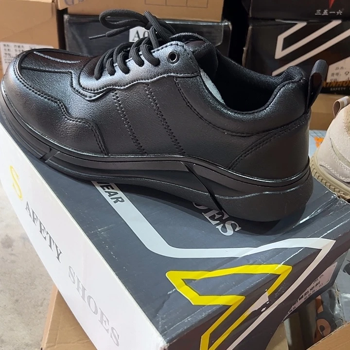 编码。128号。42码防砸防刺劳保鞋