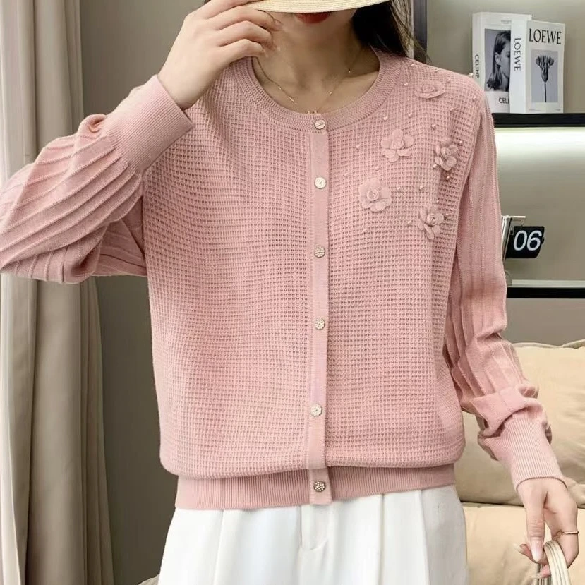 秋装气质减龄款山茶花朵针织小衫