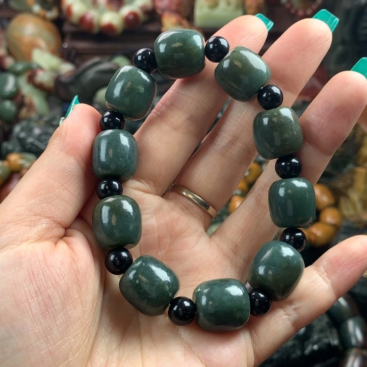 岫岩河磨玉（透闪石质玉）把件未镶嵌