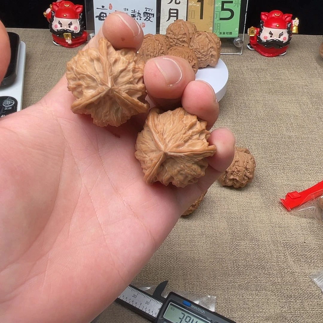 若***寻吊坠文玩核桃三棱