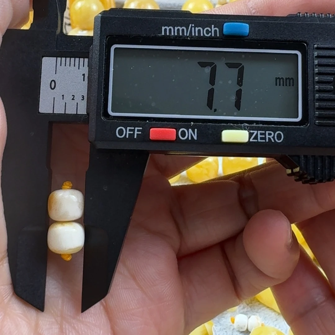 蜜蜡未镶嵌裸石41