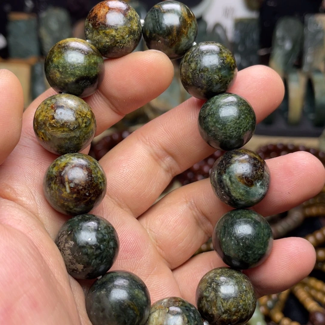 岫岩河磨玉（透闪石质玉）未镶嵌颈饰卡18福利