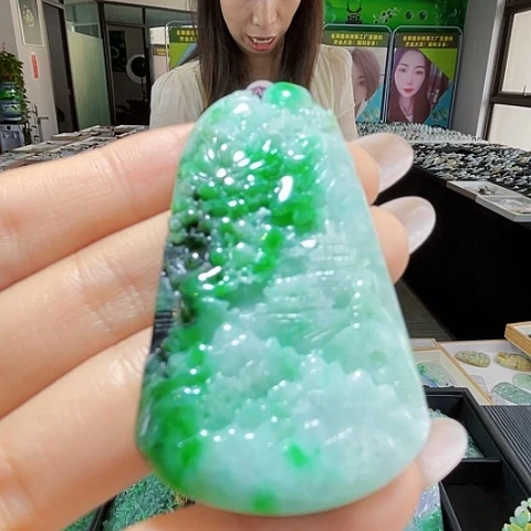 项圈未镶嵌翡翠一个