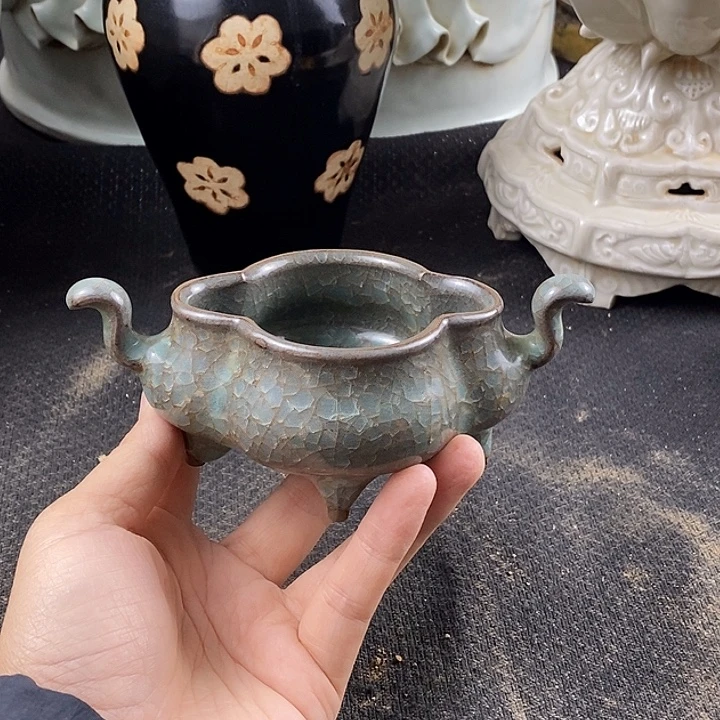 瓷片官窑的一个小琴炉