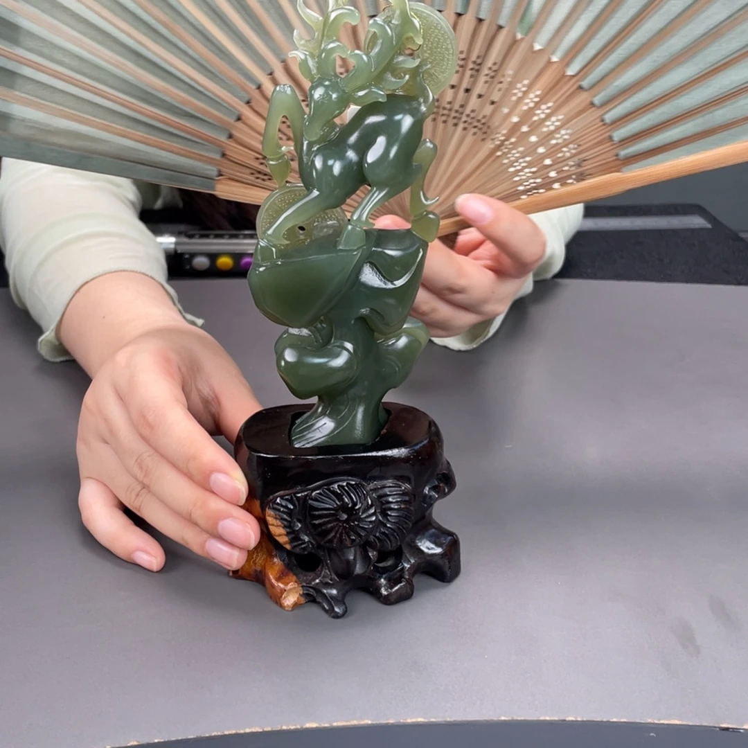 未镶嵌和田玉摆件