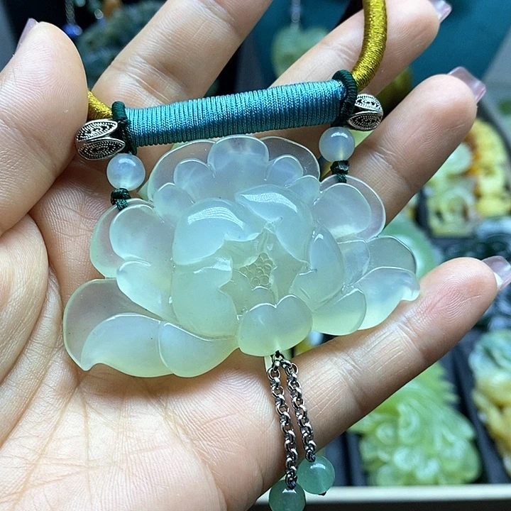 蛇纹石玉未镶嵌挂件