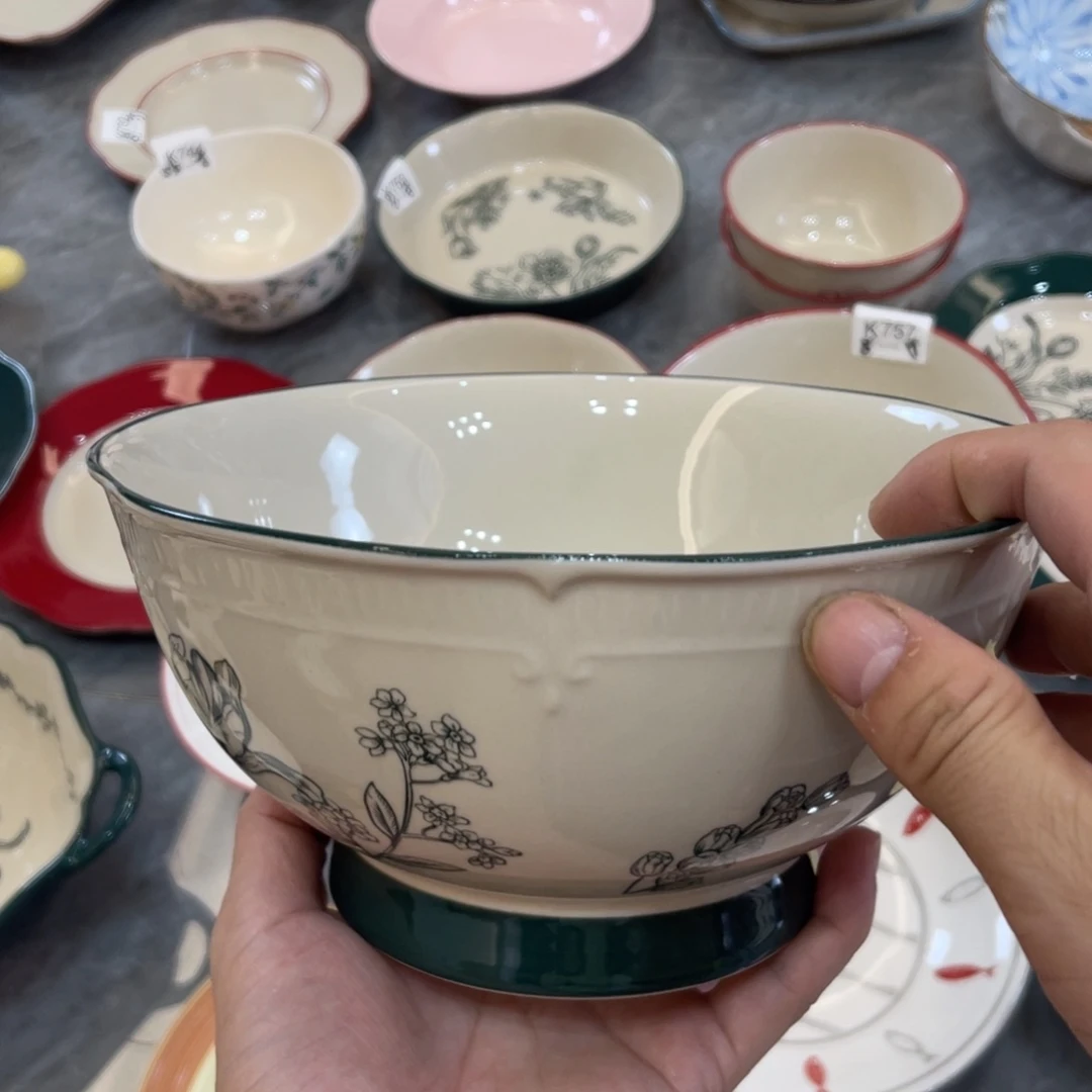 陶瓷微瑕餐具介意勿拍，满18飞！