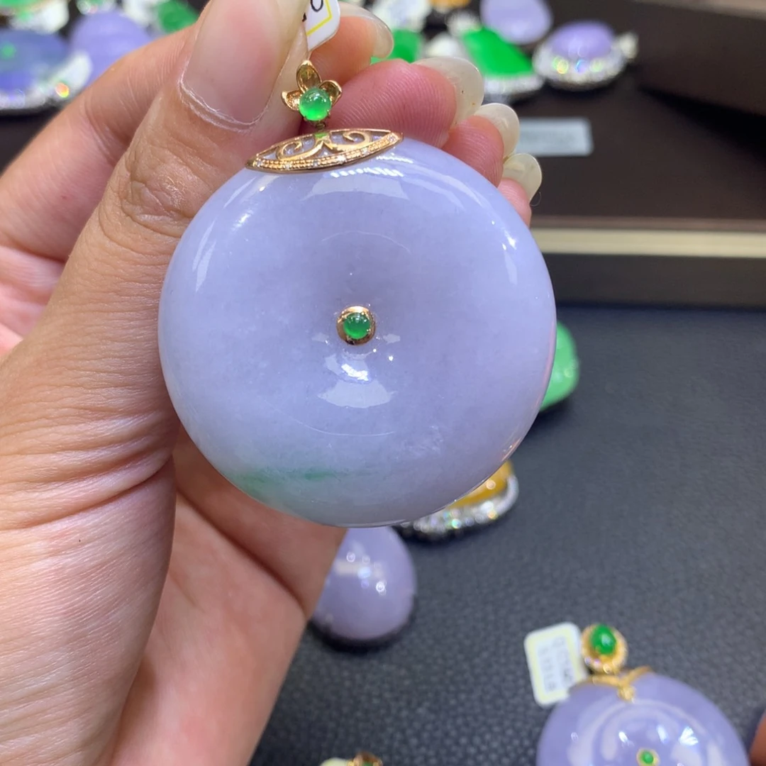翡翠18K金镶嵌颈饰翡翠
