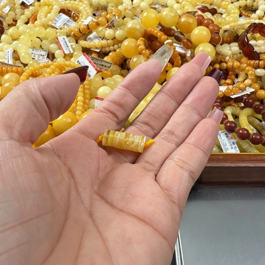 未镶嵌琥珀珠宝奇石