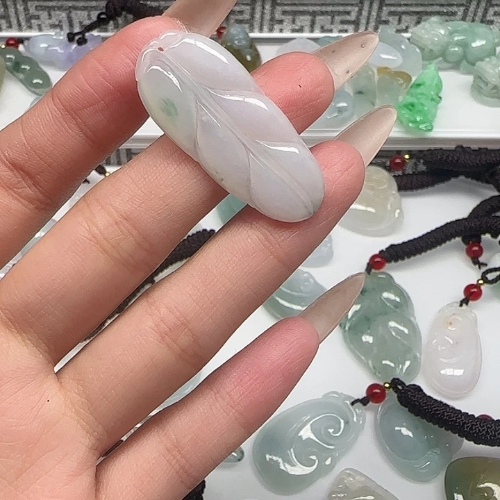 翡翠未镶嵌颈饰66