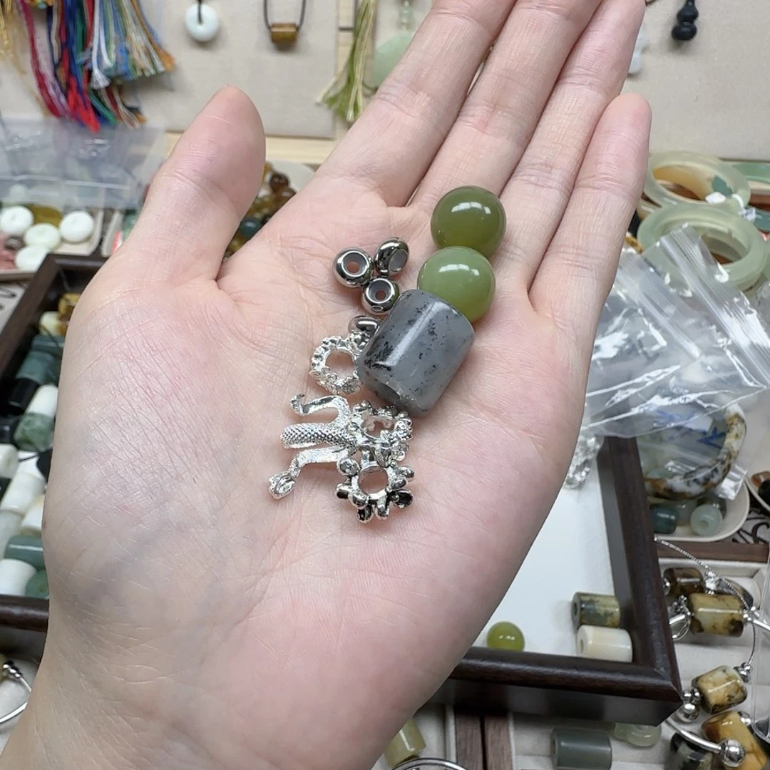 疯****蛇纹石玉未镶嵌岫玉