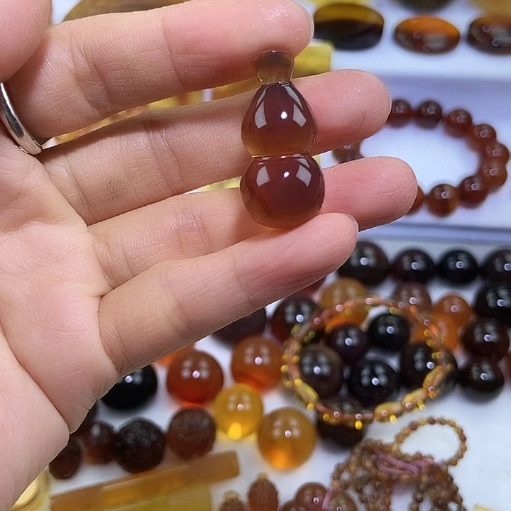 琥珀未镶嵌吊坠(不含链)天然缅甸琥珀金棕色葫芦