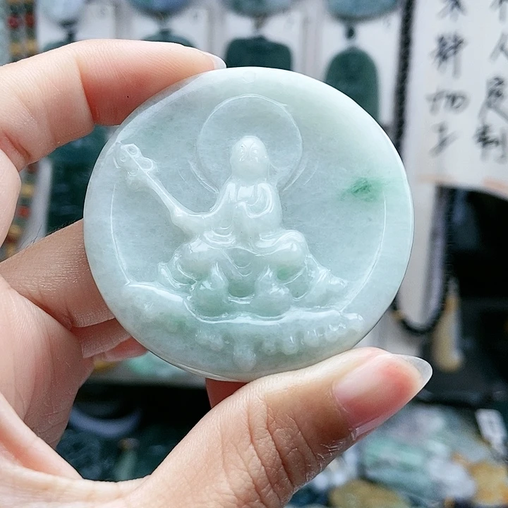 颈饰足铂镶嵌翡翠翡翠