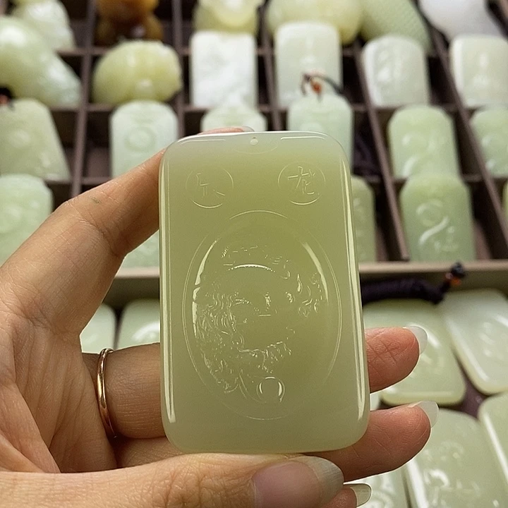 昆仑石龙守护神丽