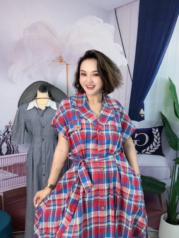 法式气质复古格子连衣裙女2025夏季新款独特别致漂亮度假风衬衫裙