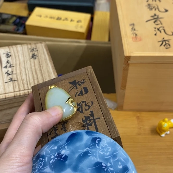日***恒哈中古工艺品一件