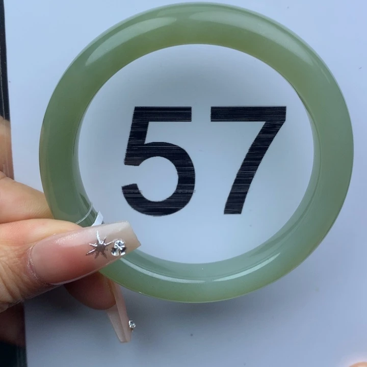 未镶嵌手镯和田玉18