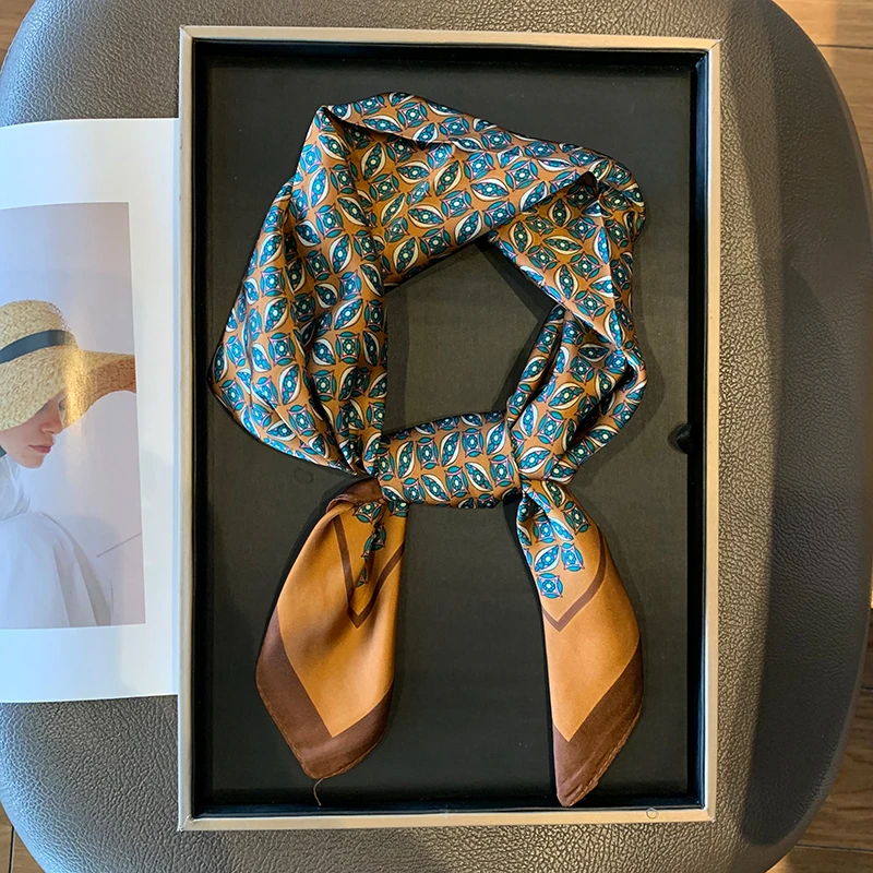 Miss both围巾女夏百搭方巾高级感印花职业领巾搭配西装小丝巾潮