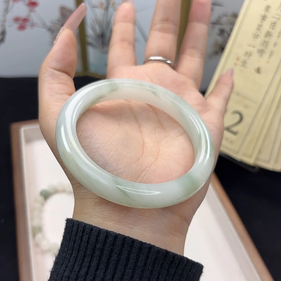 石英质玉手镯未镶嵌?**?