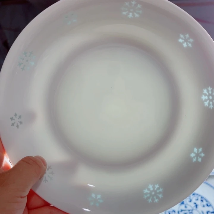 青花玲珑8寸窝盘雪花雕刻