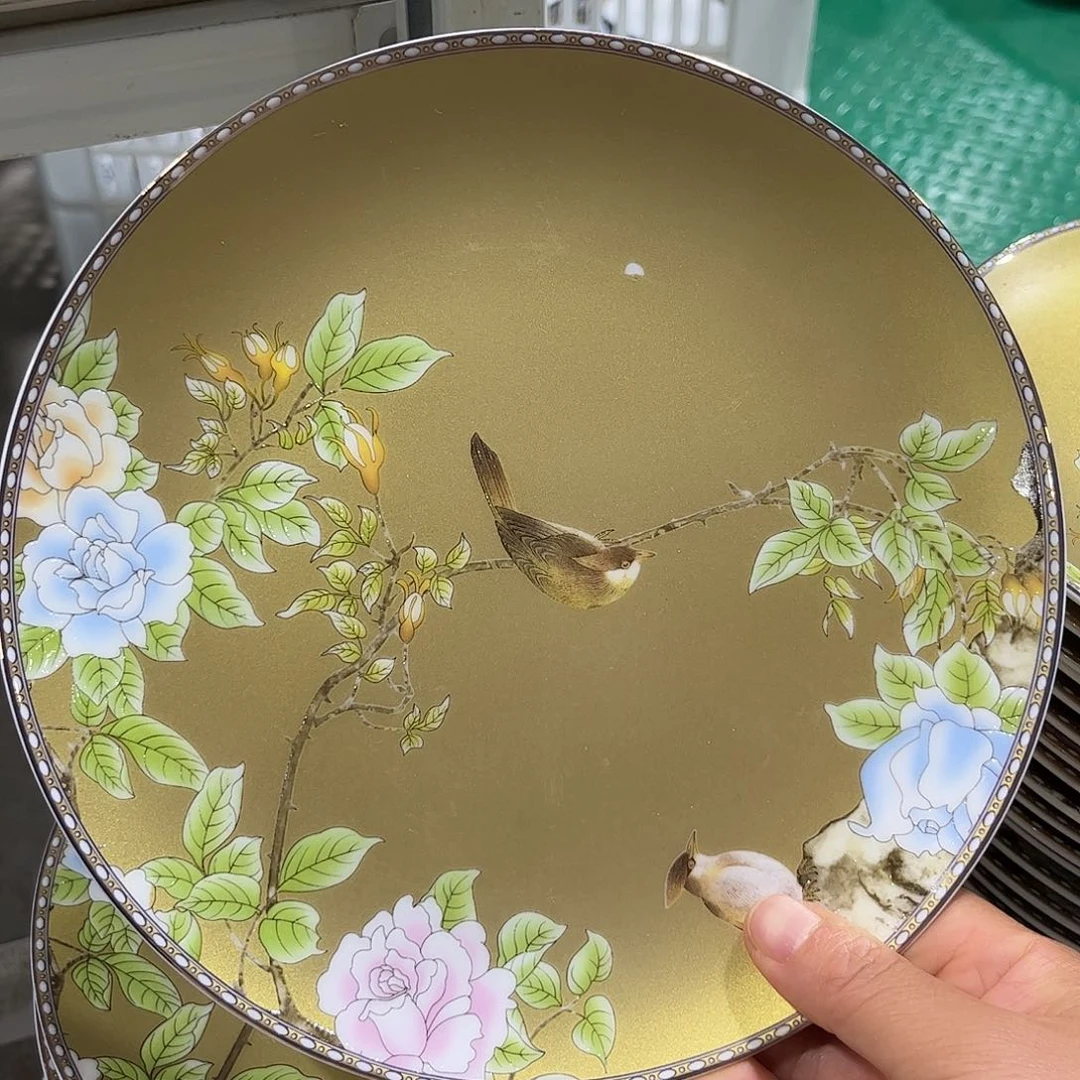 瓷片琴瑟和鸣八寸浅盘四个瑕疵明显
