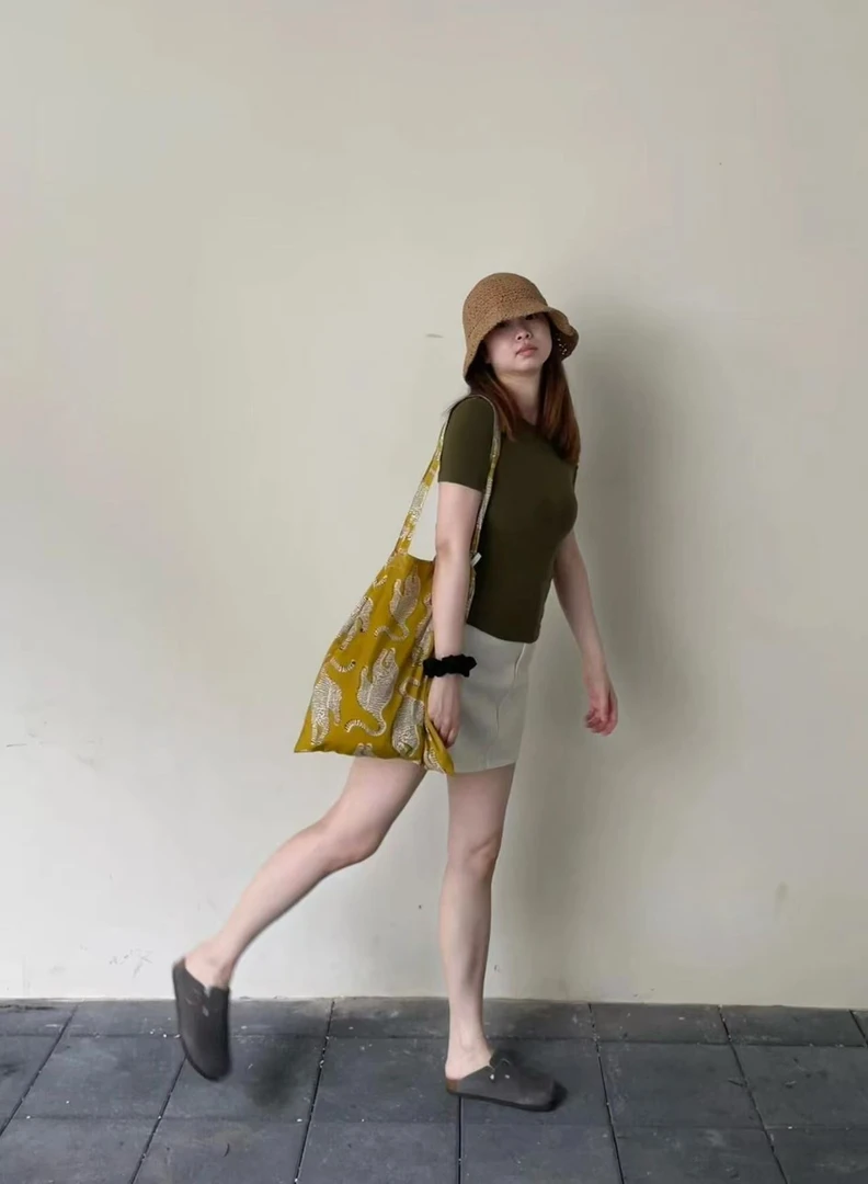 2025夏季新款美式复古军绿色正肩圆领短袖T恤女上衣百搭半裙套装