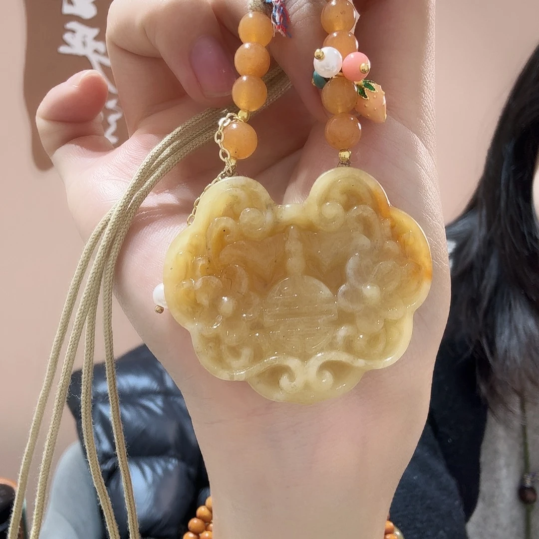 蛇纹石玉未镶嵌颈饰