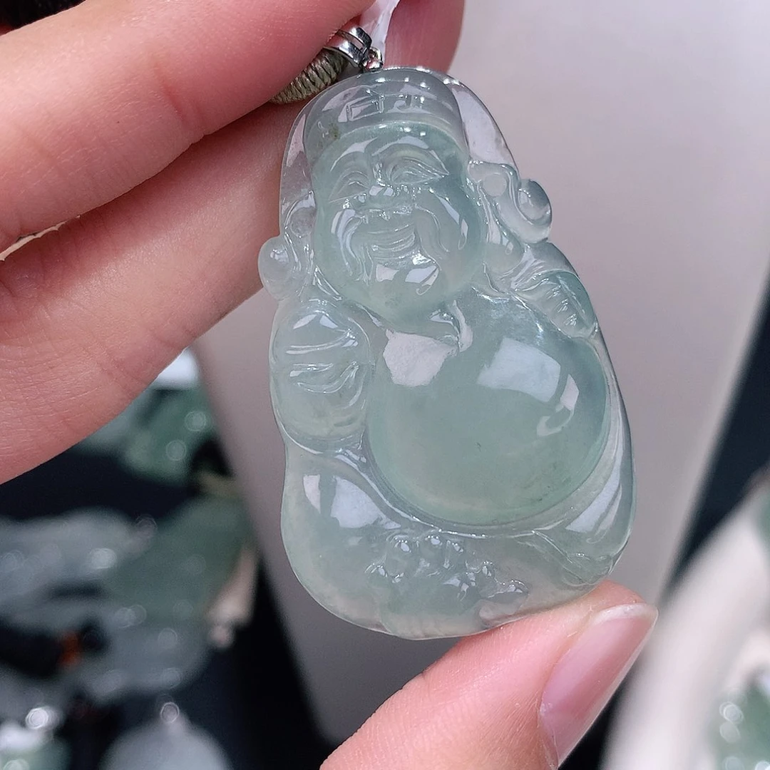 颈饰18K金镶嵌翡翠高冰晴绿大财爷