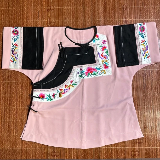 粉色复古刺绣苗族女款夏季民族风连袖百搭上衣