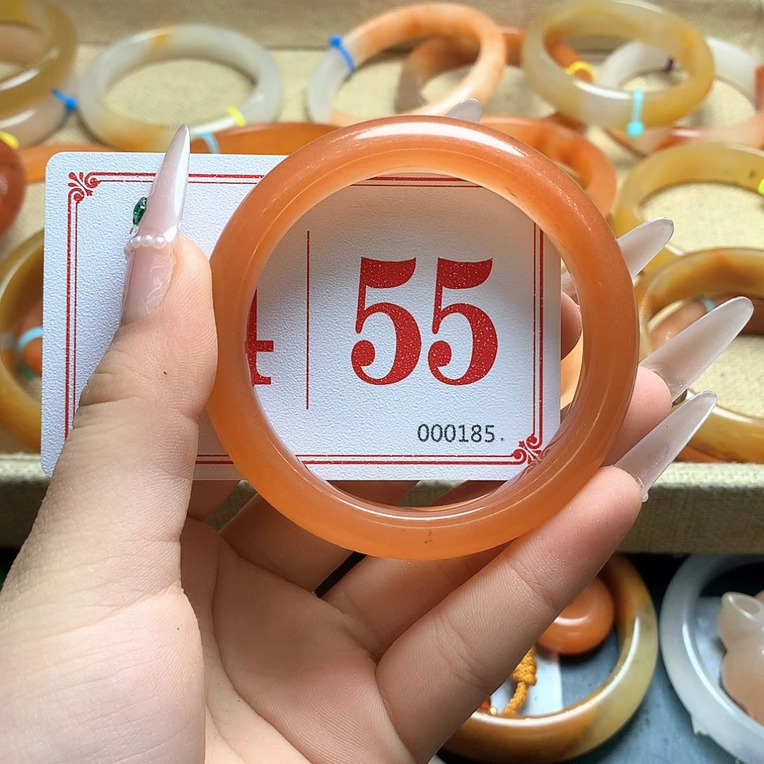 未镶嵌石英质玉（黄龙玉）手镯