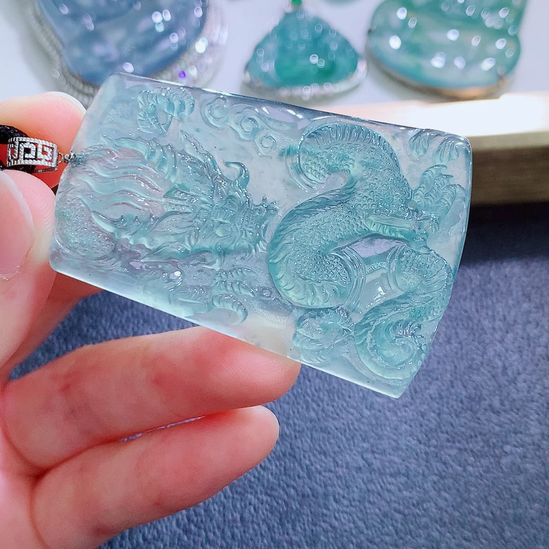 翡翠18K金镶嵌颈饰翡翠