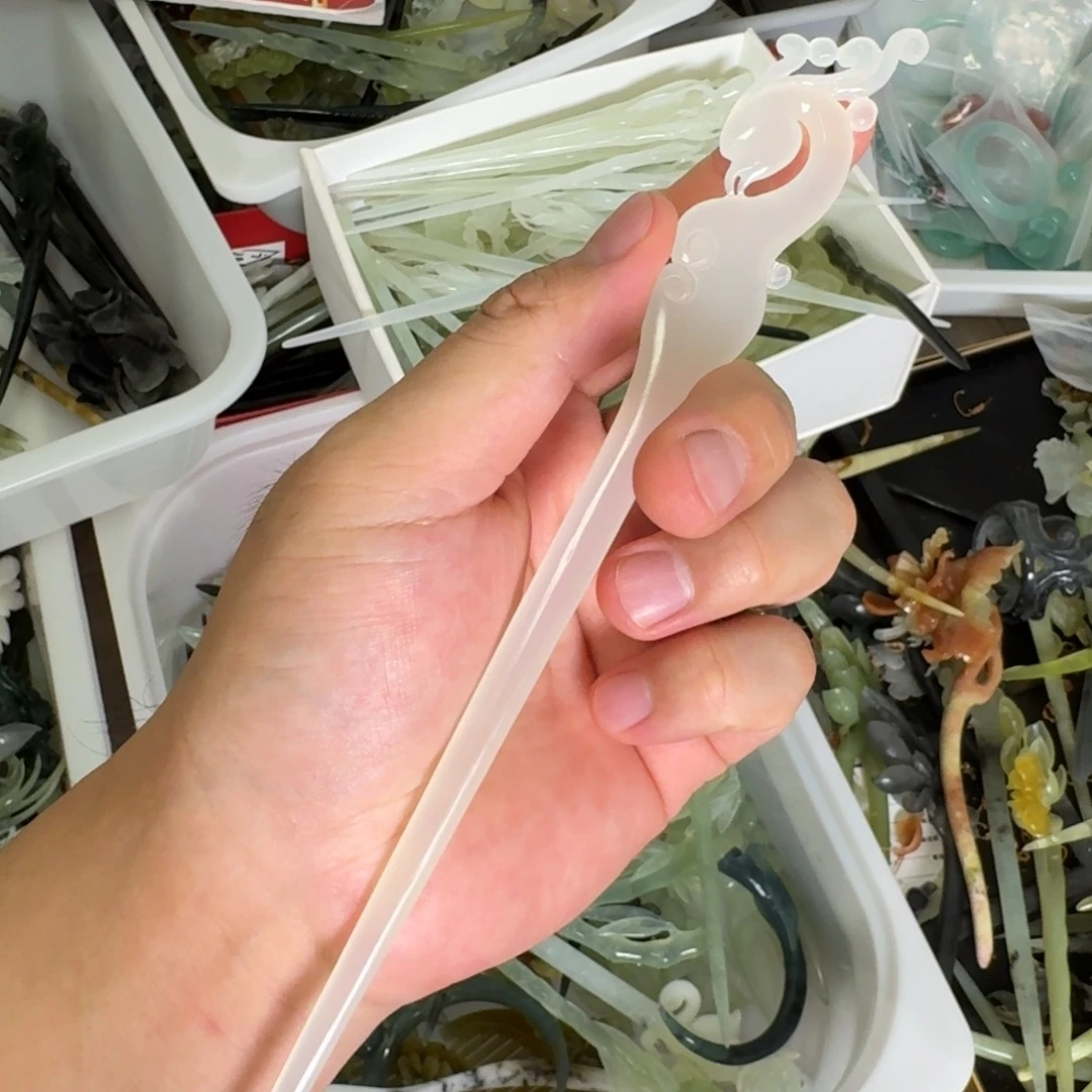 蛇纹石玉未镶嵌发饰