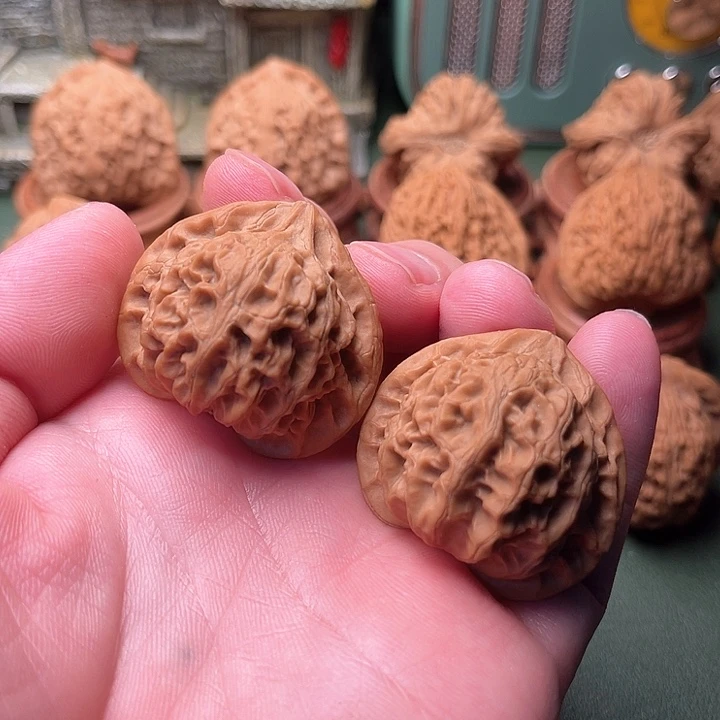 文玩核桃把件汉高山宫灯