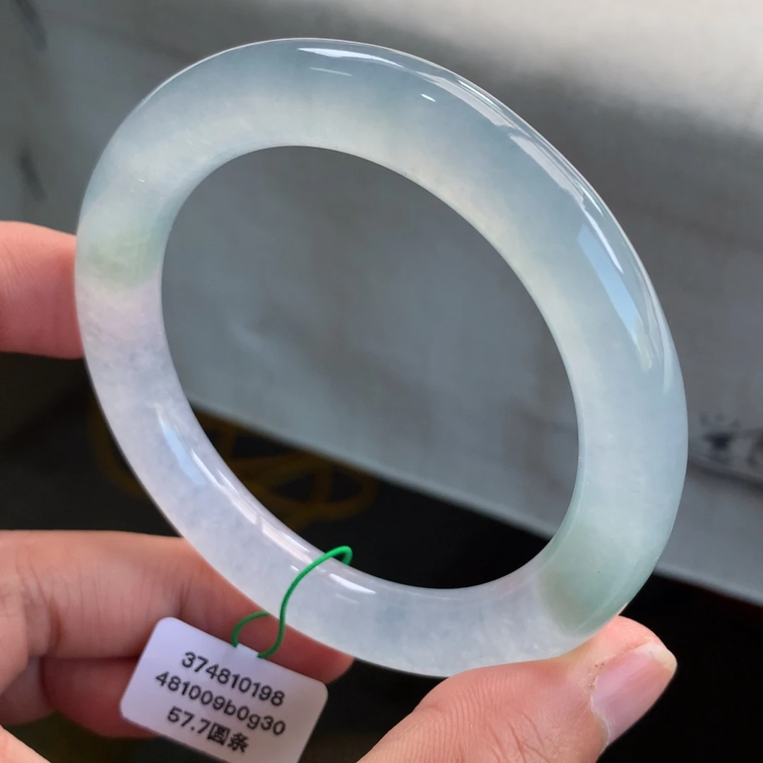 翡翠未镶嵌手镯冰蓝紫起光