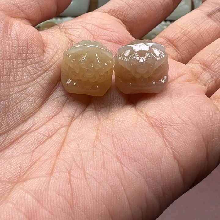 和田玉未镶嵌颈饰且末挂件