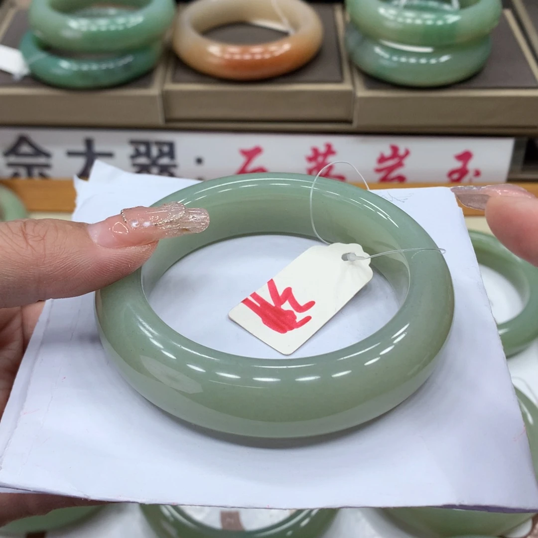 石英质玉手镯未镶嵌月**璃