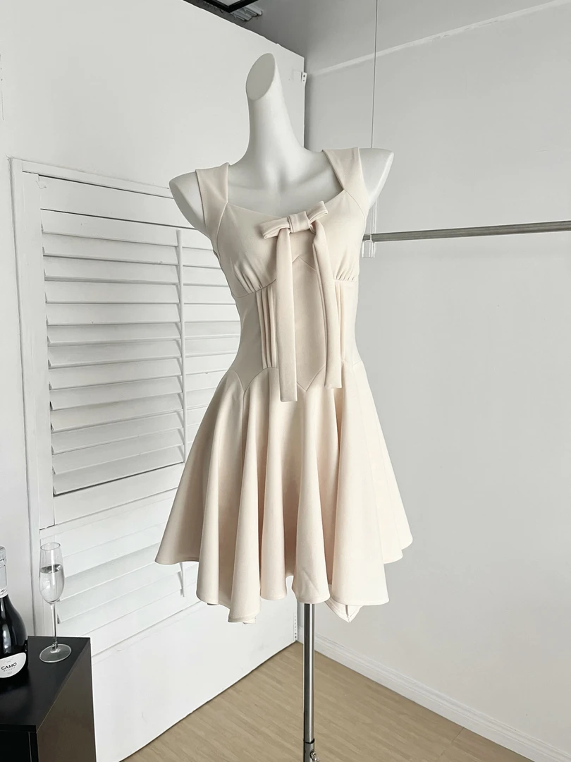 全部删除  设计感荷叶边连衣裙泡泡袖收腰超仙甜美在逃公主裙9314