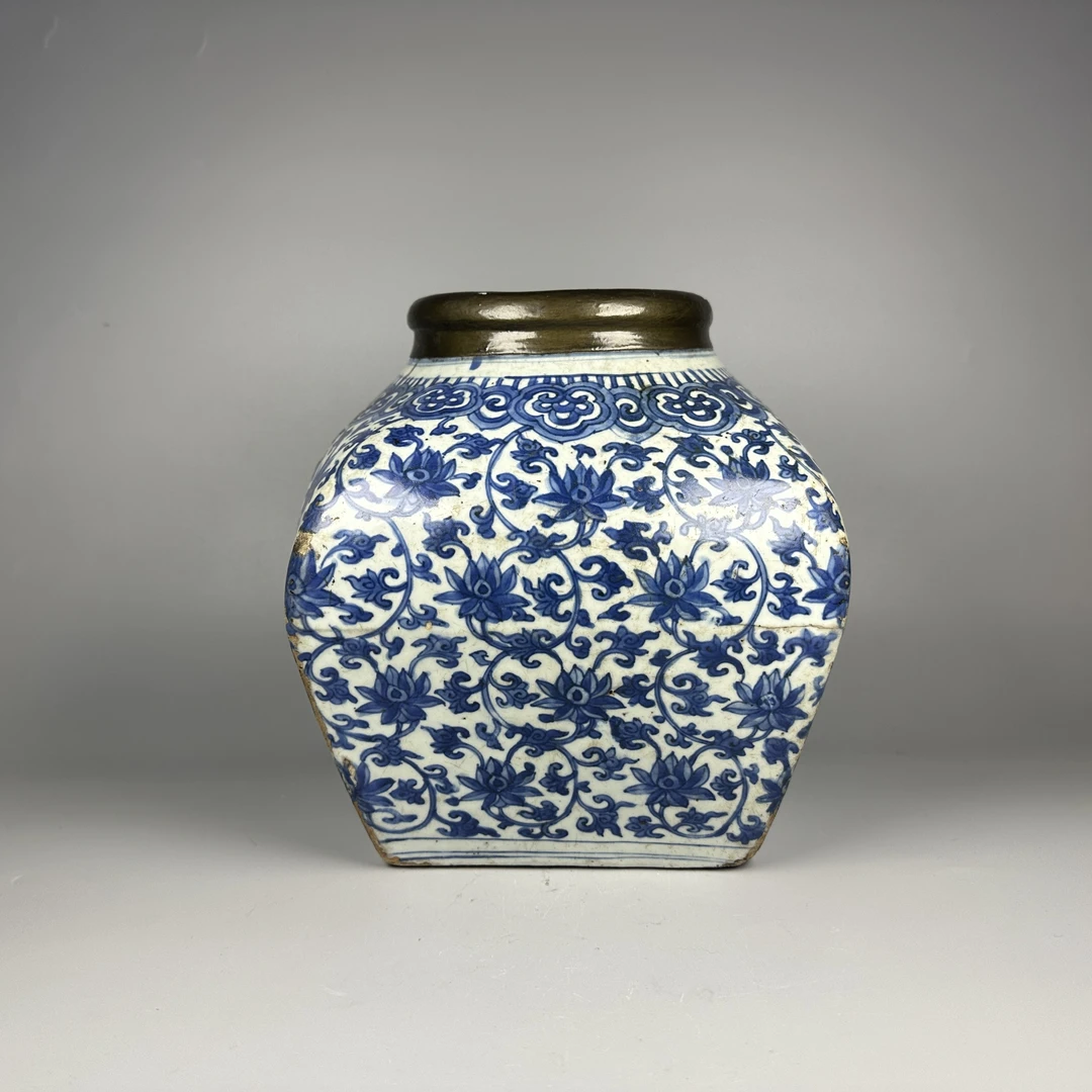 ［022011025］明青花缠枝莲纹鱼篓尊