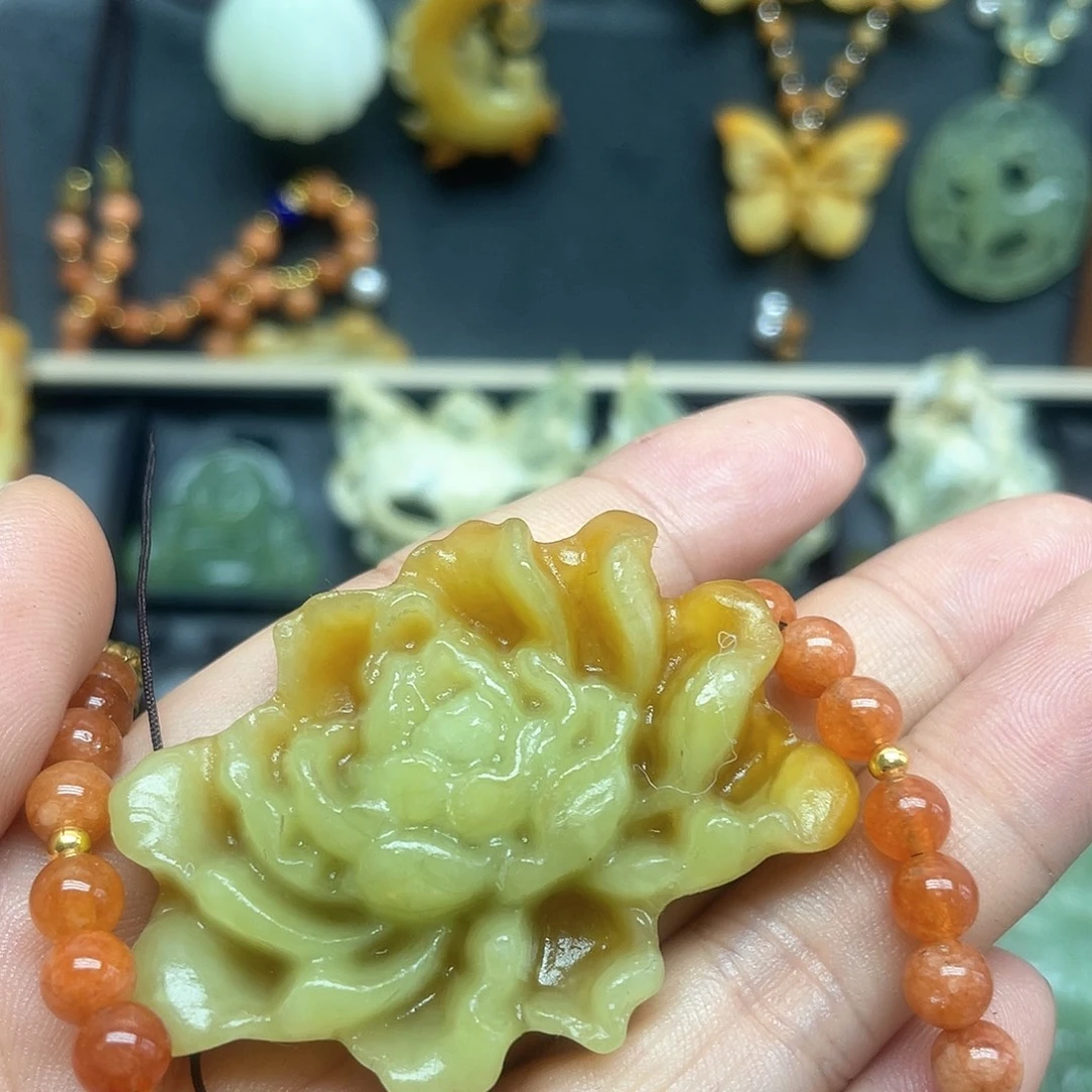 未镶嵌蛇纹石玉颈饰