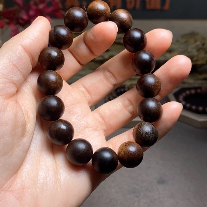 沉香手串越南芽庄紫棋红油玉化1.4