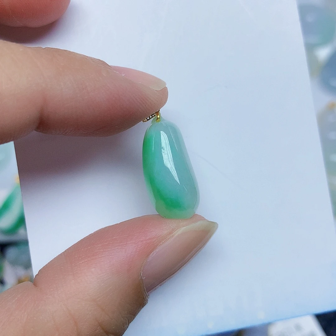 翡翠18K金镶嵌颈饰356799